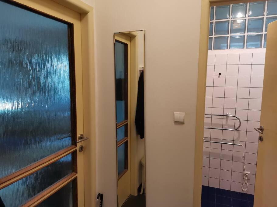 Cozy Studio In The City Centre Near Train Station Братислава Экстерьер фото